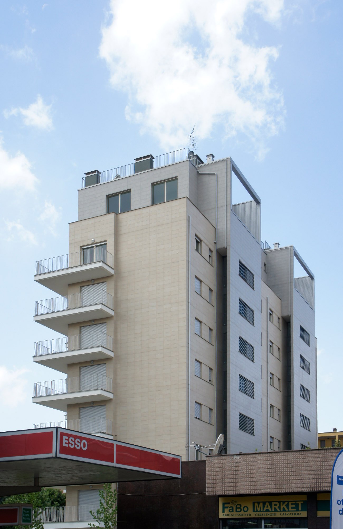 ponte nuovo edificio residenziale 01